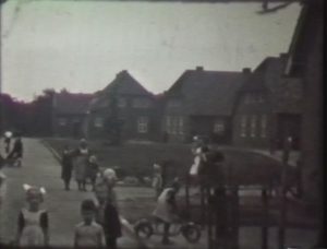 Naast de huizen zijn ook de bomen verdwenen van de Kampstraat