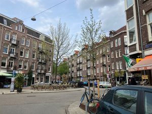 Van tijdelijke camping naar vaste plaats in de stad